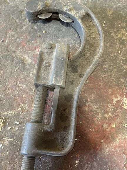 Ridge Tool Works Chicago Pipe Cutter - Ford Brothers, Inc.