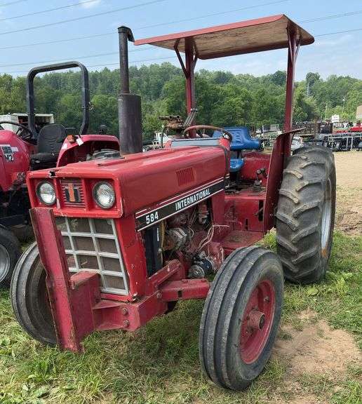 L9- 584 INTERNATIONAL TRACTOR image