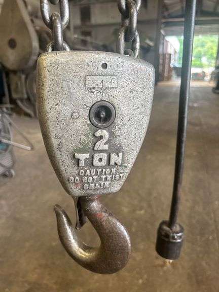 2-Ton Chain Hoist image