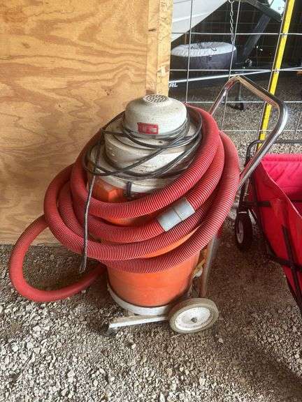 Pullman-Holt Commercial Wet/Dry Vacuum image