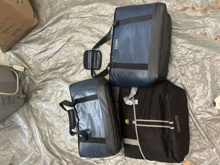 3 Titan and California Innovations Insulated Food Delivery Bags image