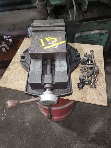 Metal Milling Machine Vise with Hardware image