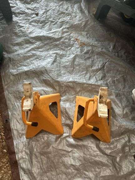 Pair of 3-Ton Wilmar Jack Stands