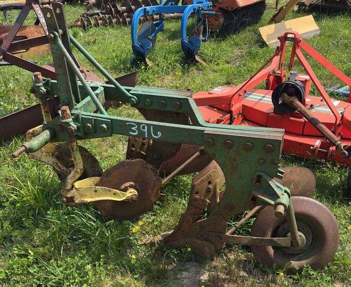 L6 JOHN DEERE 2 BOTTOM PLOW image