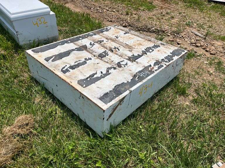 L18- TOOL BOX image