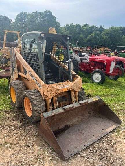 L9- MUSTANG 2044 SKID STEER image