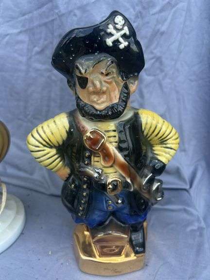 PIRATE WHISKEY DECANTER - LAMP