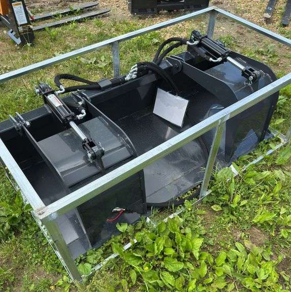 L7- GRAPPLE BUCKET image
