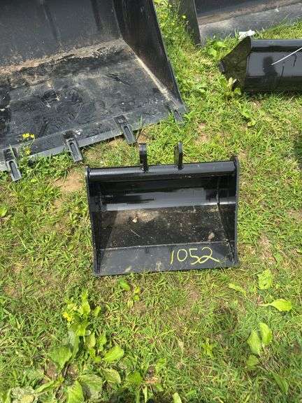 L3-MINI EXCAVATOR BUCKET image