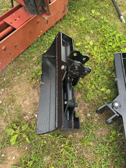 L4-MINI EXCAVATOR BUCKET image