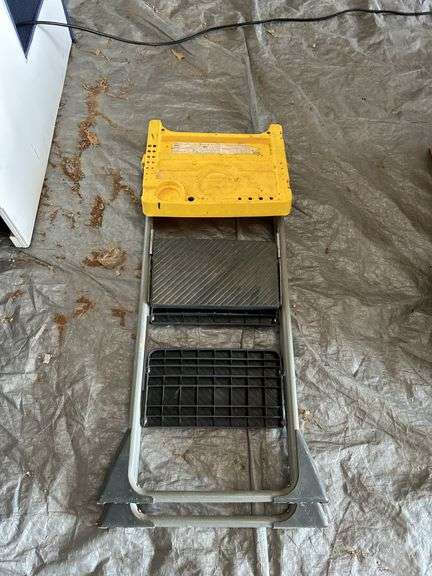 Folding Step Ladder image