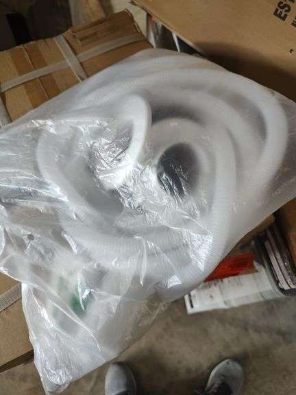 ROVSUN 12000 BTU 21 SEER 2 230 VOLT MINI SPLIT AIR CONDITIONER WITH HEAT PUMP AND LINE SET - OUTSIDE UNIT ONLY AND TOP IS BENT