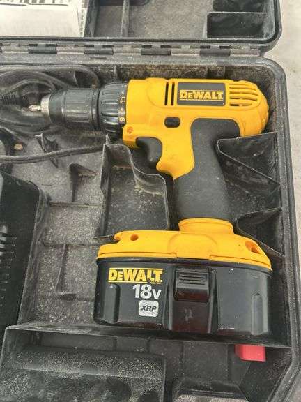 DeWalt 18V Cordless Drill Kit