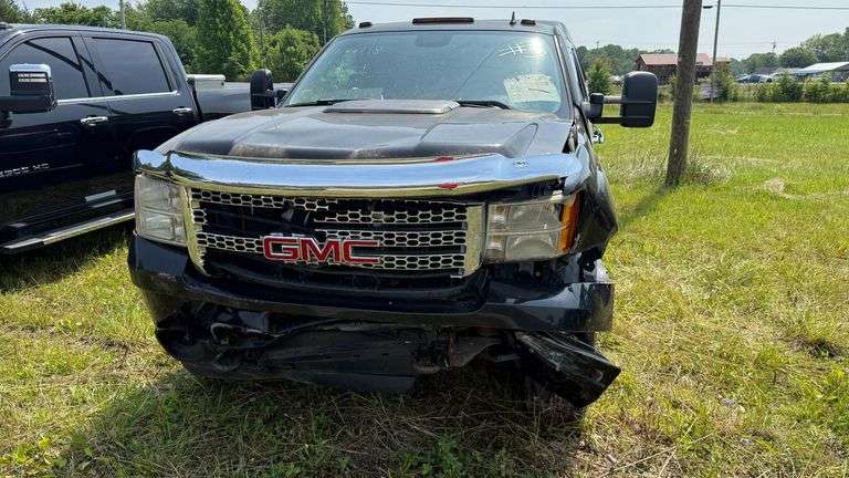 2011 GMC DENALI HD PICKUP TRUCK (NO TITLE-PARTS ONLY)