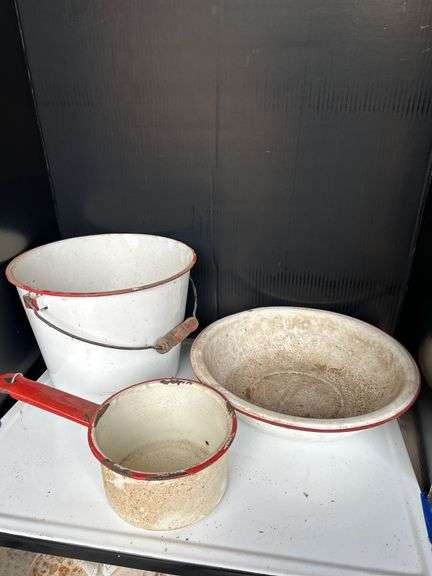 Enamelware Bucket, Wash Basin, and Saucepan Set image
