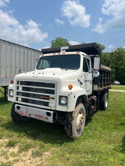1989  NAVISTAR  2375 L11- 1989 INTERNATIONAL 2300 DUMP TRUCK (HAS TITLE) image