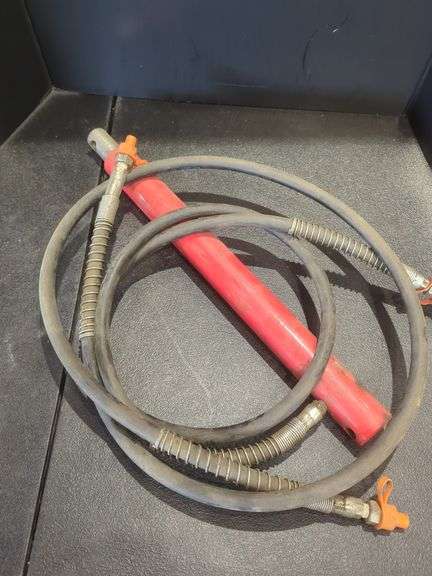 Hydraulic Cylinder with Hose image