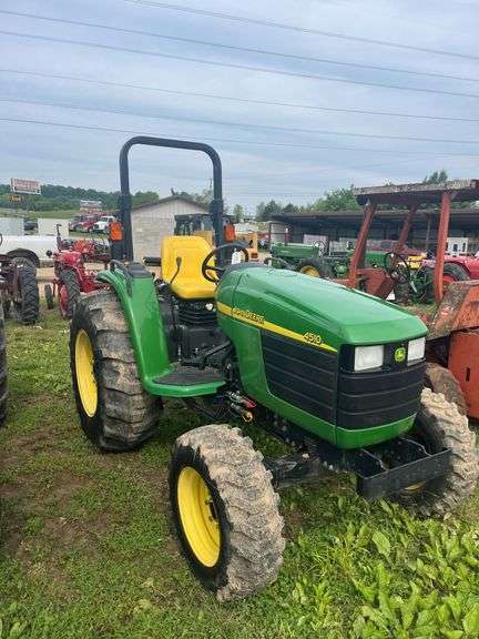 L9- JOHN DEERE 4510 TRACTOR image
