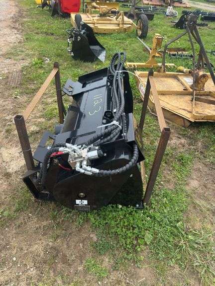 L5-SKID STEER WOOD CHIPPER ATTACHMENT image