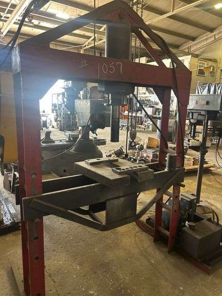Hydraulic Press - #1057 image