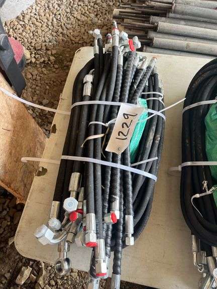 SHED- VARIOUS HYDRAULIC HOSES image