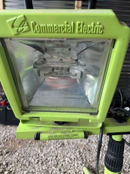 Commercial Electric Work Light with Tripod