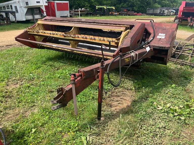 L11- NEW HOLLAND HAY BINE image