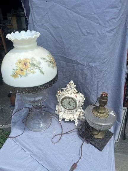 Lamps and Decorative Clock image