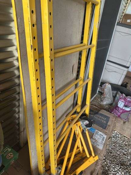 Metaltech Rolling Scaffolding Tower with Outriggers
