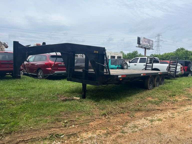 L13- 25 FT GOOSENECK TRAILER (NO TITLE) image