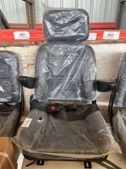 EQUIPMENT SEAT image