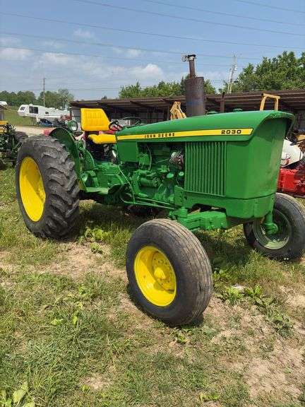 L9 - 2030 JOHN DEERE DIESEL TRACTOR image
