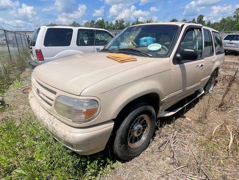 1996 FORD EXPLORER image