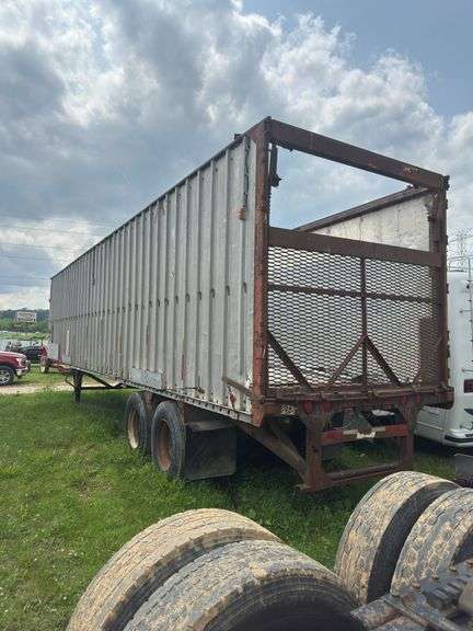 L11- SEMI TRAILER image