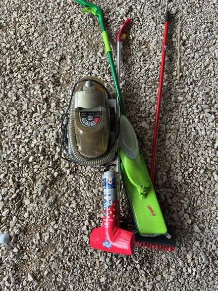Bissell SpotBot Pet Carpet Cleaner with Cleaning Supplies and Mops image