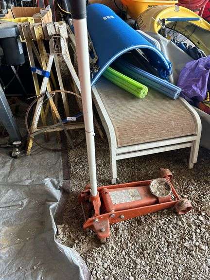 Central Hydraulics Floor Jack image