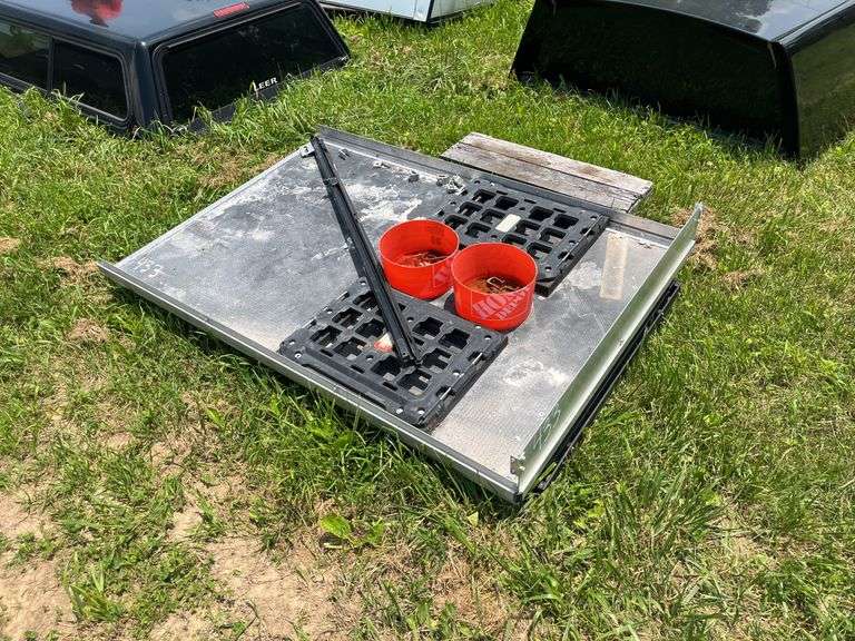 L18- SLIDE OUT TRAY FOR CAMPER image