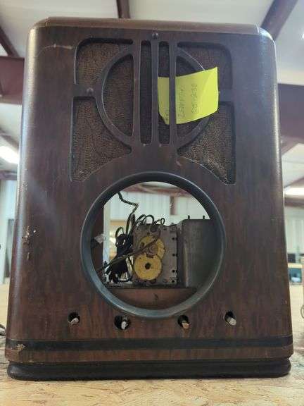Zenith 65-230 Tube Radio image