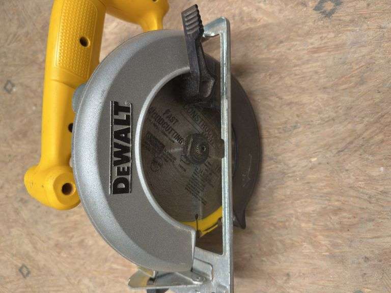 DeWalt Cordless Reciprocating Saw and Circular Saw Combo Kit