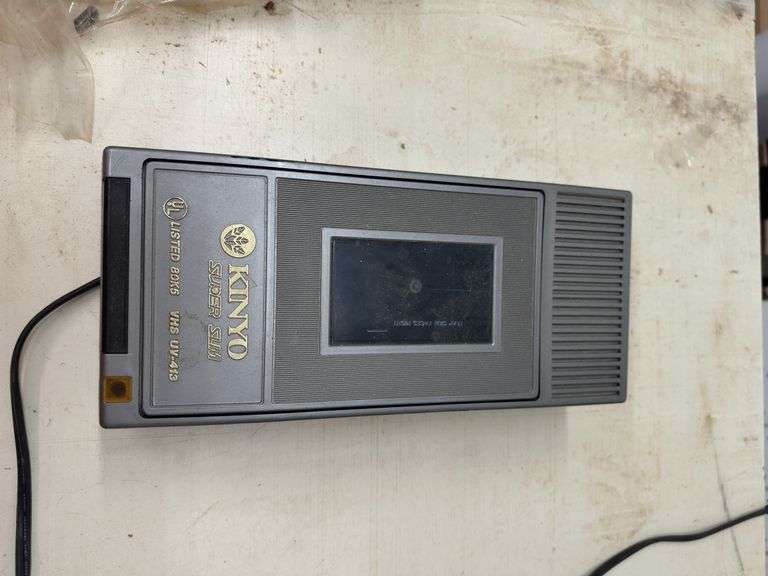 Kinnyo VHS UV-413 Rewinder and WEP Solder-Assist Digital Display with iHome CD Player
