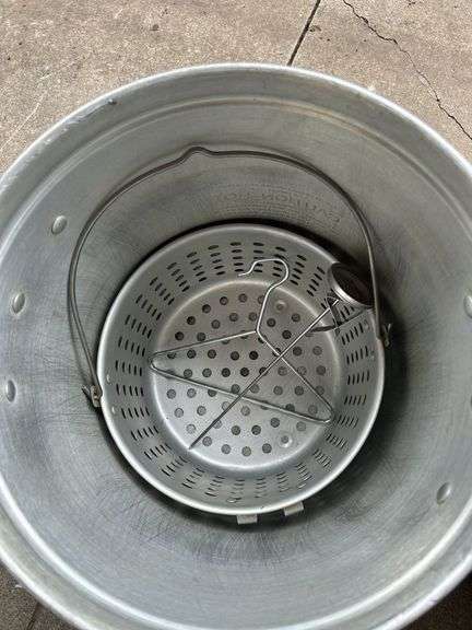 IMUSA Aluminum Stock Pots (2)