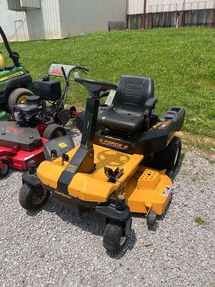 L16 - CUB CADET 48 INCH KAWASAKI ENGINE ZERO TURN image