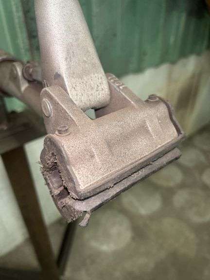 Park Tool PRS-4 Deluxe Bench Mount Repair Stand