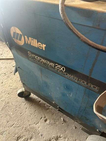 Miller Syncrowave 250 CC-AC/DC Welding Power Source