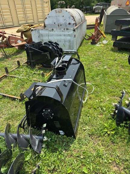 L7-SKID STEER MIXING BUCKET image