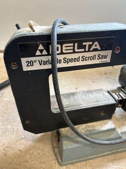 Delta 20" Variable Speed Scroll Saw - Model 40-640