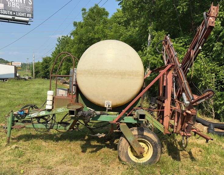 L15C- JOHN DEERE SPRAYER image