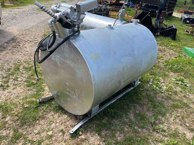 L6 600 GAL FUEL TANK WITH PUMP image