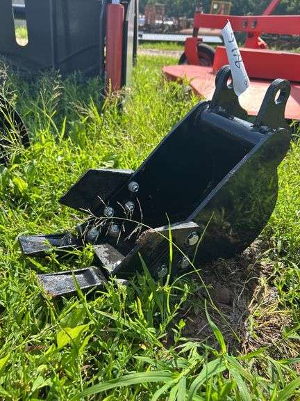 L3 - EXCAVATOR ATTACHMENT BUCKET image