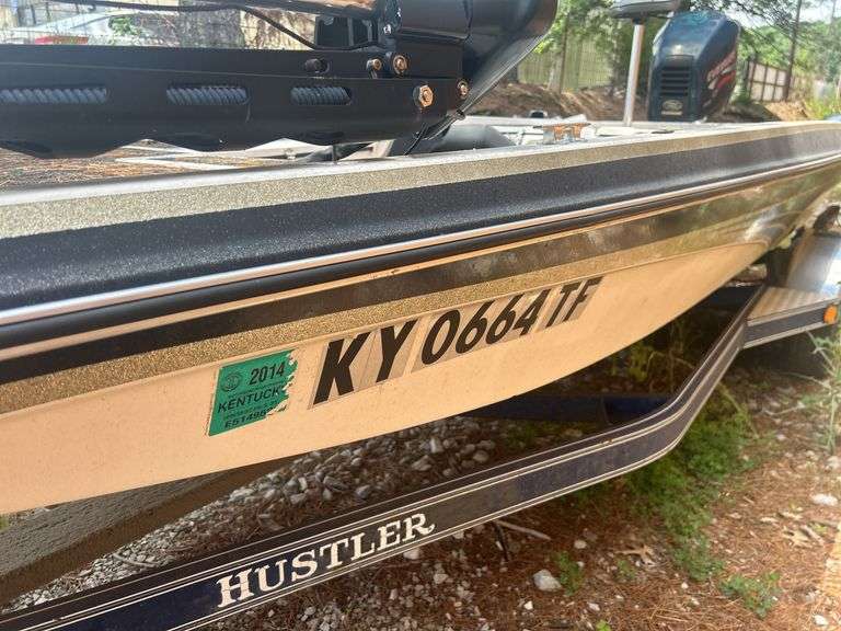 Norris Craft 2000 XLD VEE Bass Boat with Evinrude Motor and Hustler Trailer